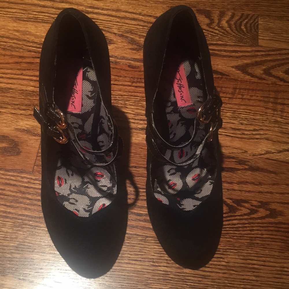 Betsy Johnson Black Suede Heels 8.5